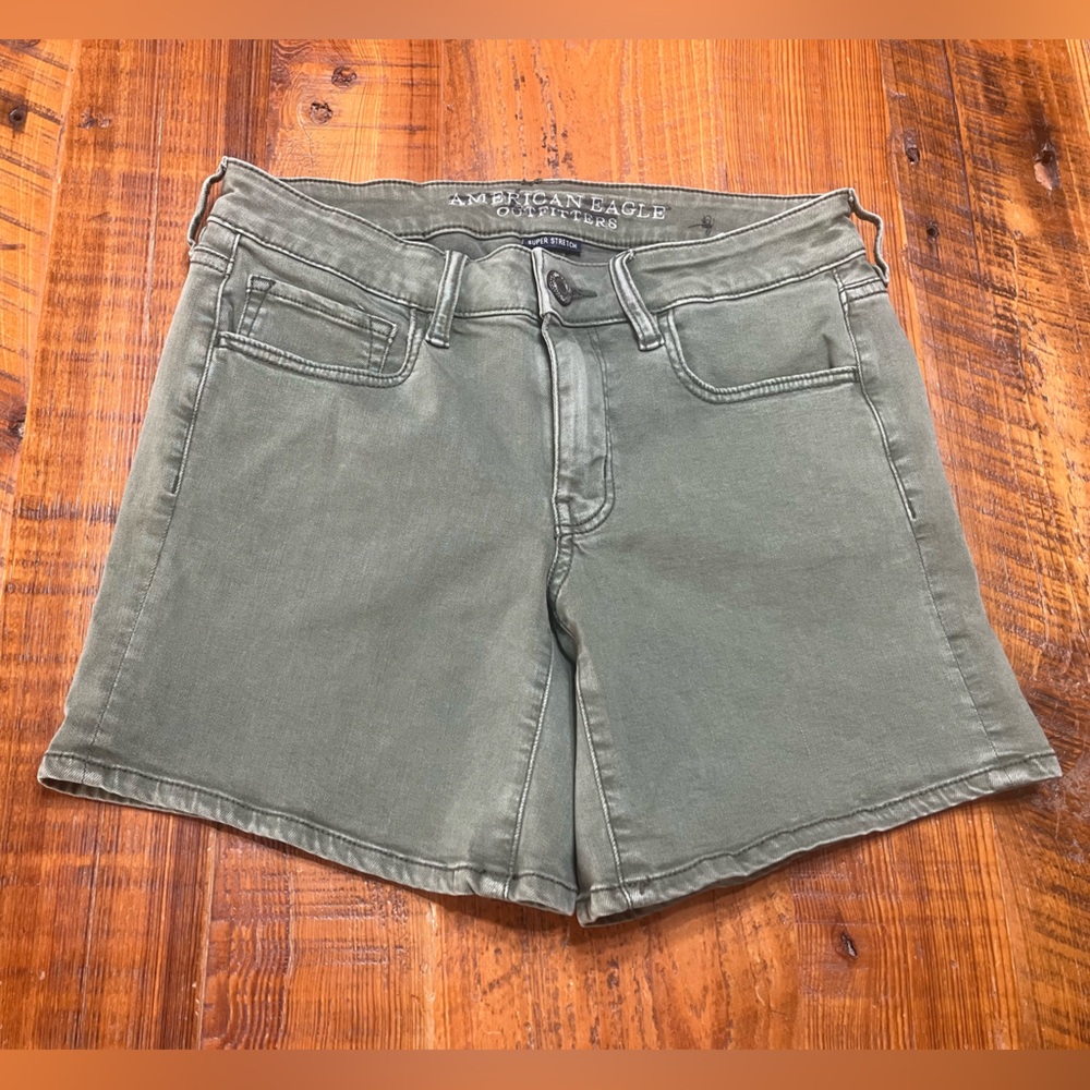 American Eagle Outfitters Army Green Super Stretch Denim Shorts Size 6